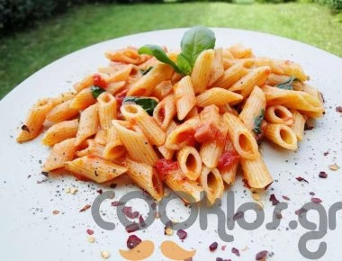 Η συνταγή της Ημέρας: Πένες με σάλτσα αματριτσιάνα